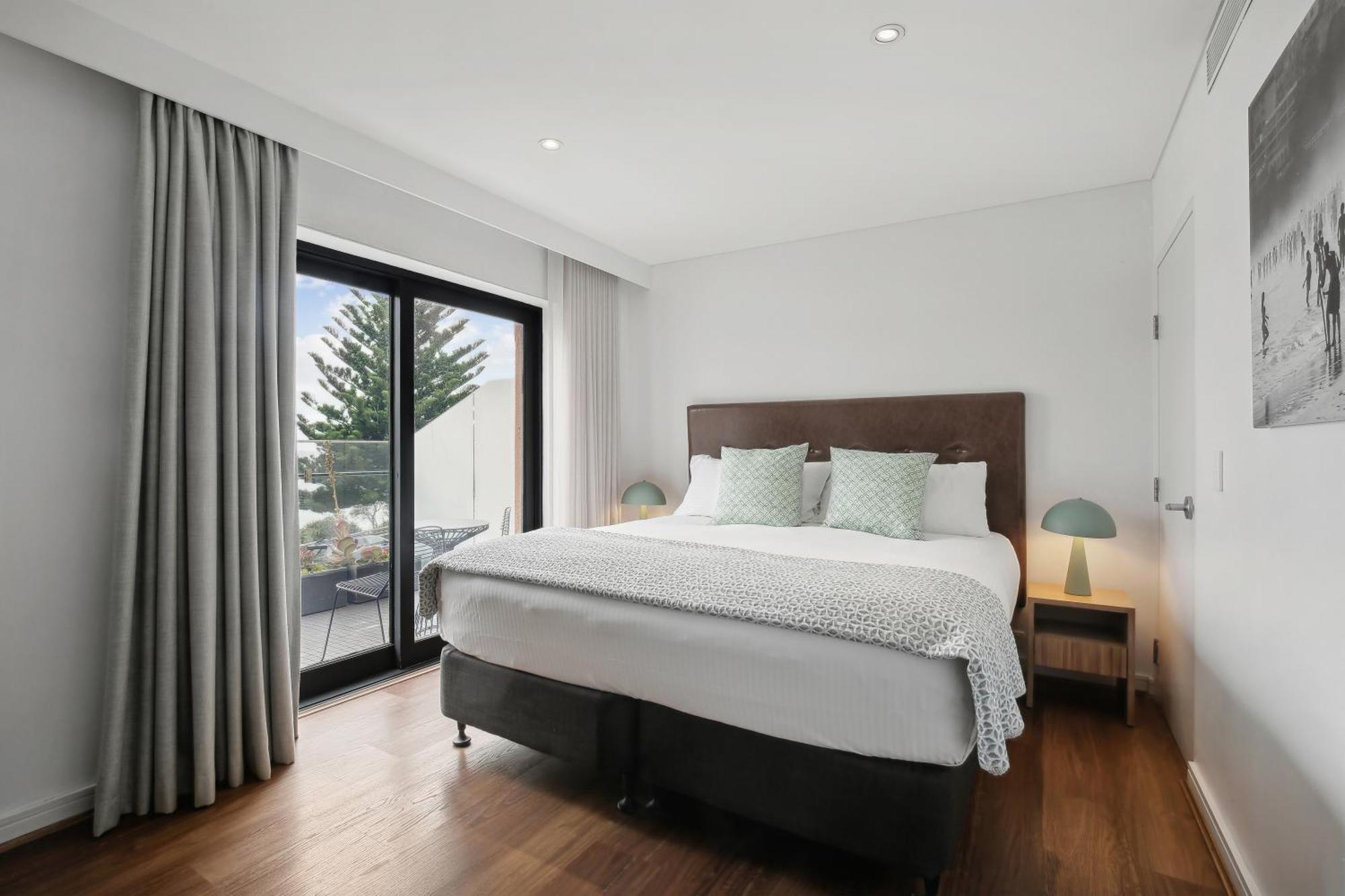 Bondi 38 Serviced Apartments Сидни Екстериор снимка
