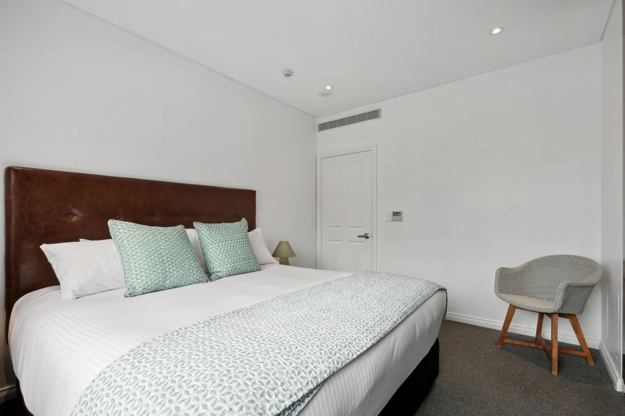 Bondi 38 Serviced Apartments Сидни Екстериор снимка